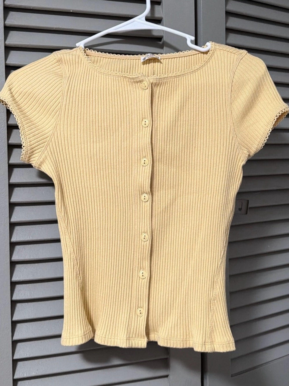 Free People Yellow Ribbed Button top - Picture 1 of 2